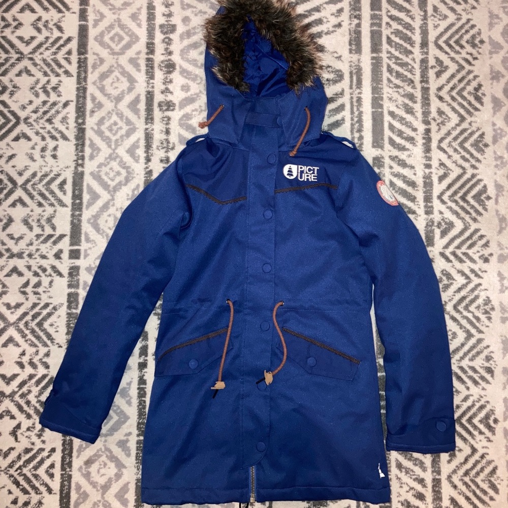 Picture brand Winter Coat w/faux fur - like new!